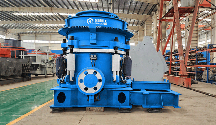 Real shot picture 1 – Multi-cylinder cone crusher